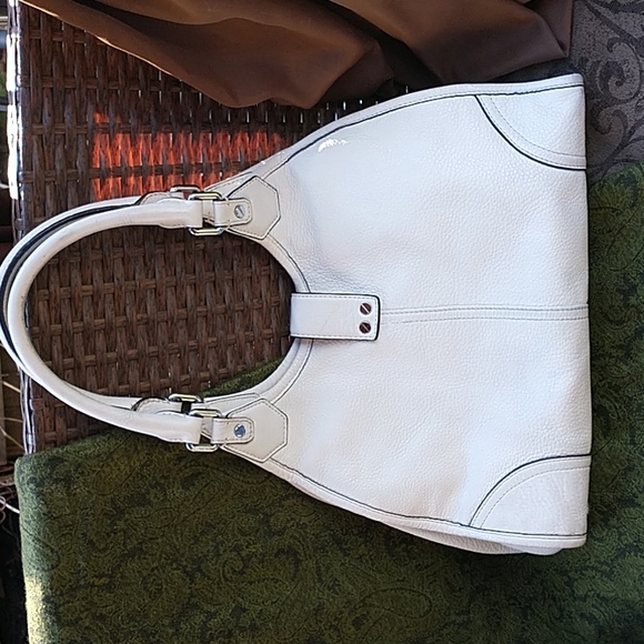 Michael Kors White Leather Shoulder Bag - Picture 2 of 15